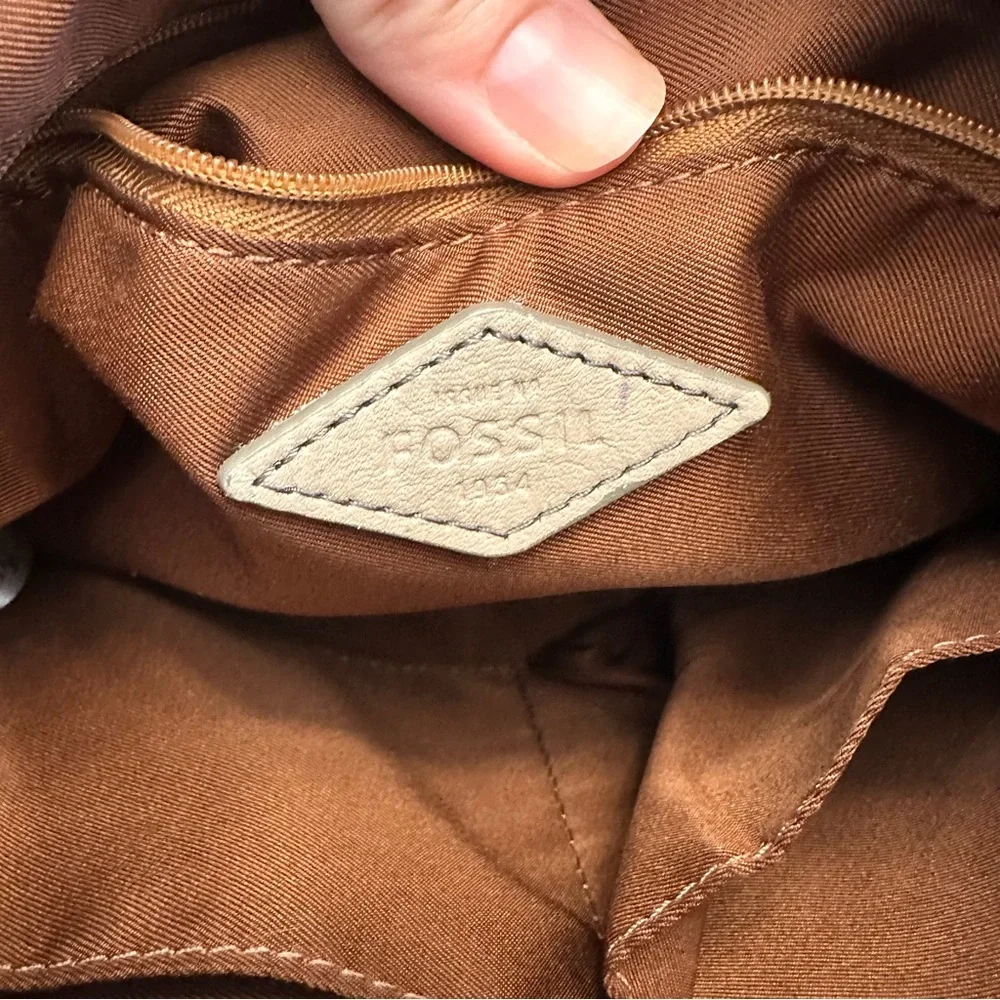 Fossil Explorer Leather cream and metallic Crossbody bag